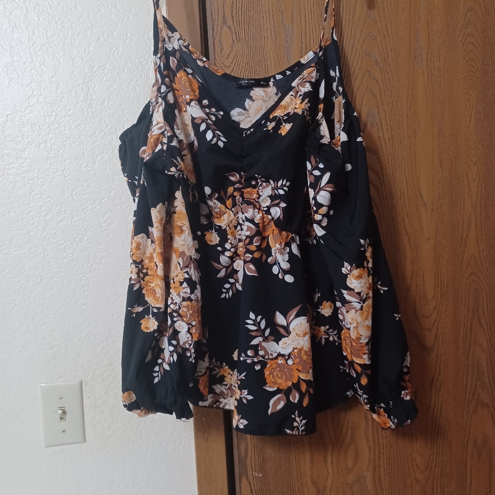 Plus size top with cut out shoulders